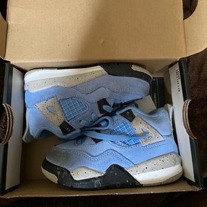 Air Jordan 4 Retro University Blue